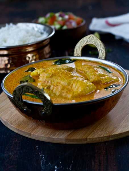 Kerala Style Fish Moilee/Molee : Fish Stewed In Coconut Milk |Cooking|