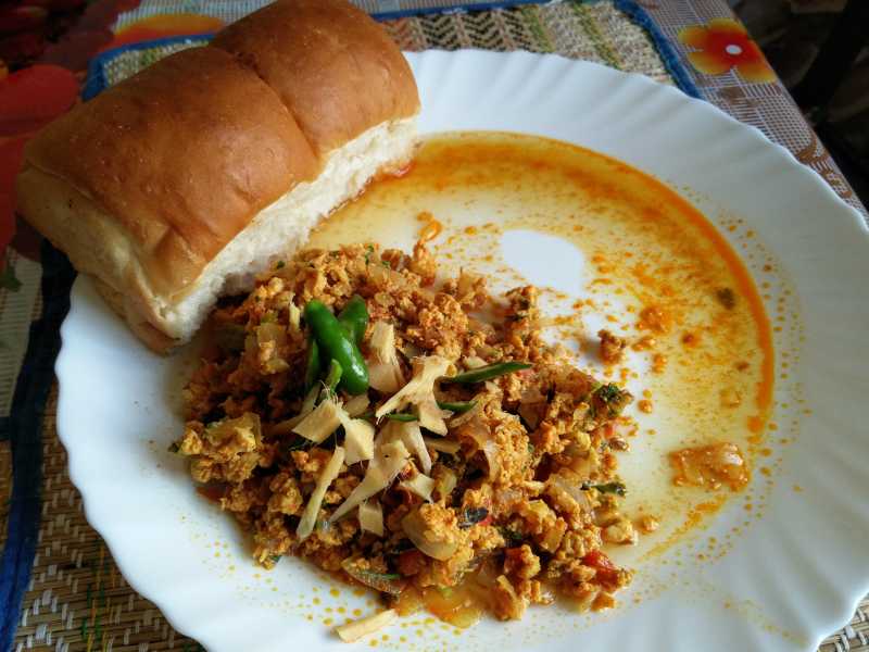 Kheema Pao- Like The Ones At The Irani Hotels.