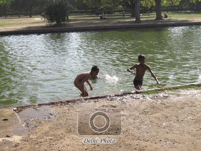 Kids Bathing In The India Gate Pond