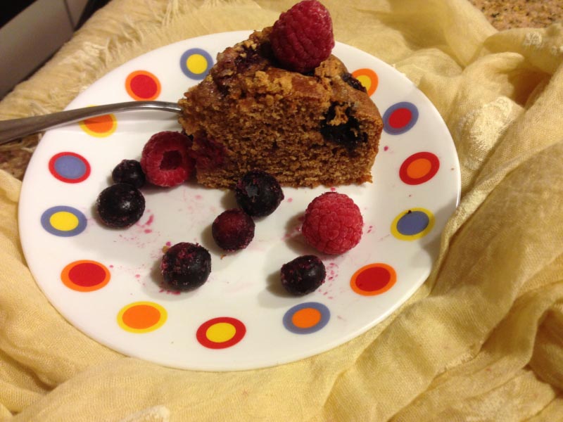 Low-fat Mixed BerryWholewheat Cake Www.foodies-cooking.com