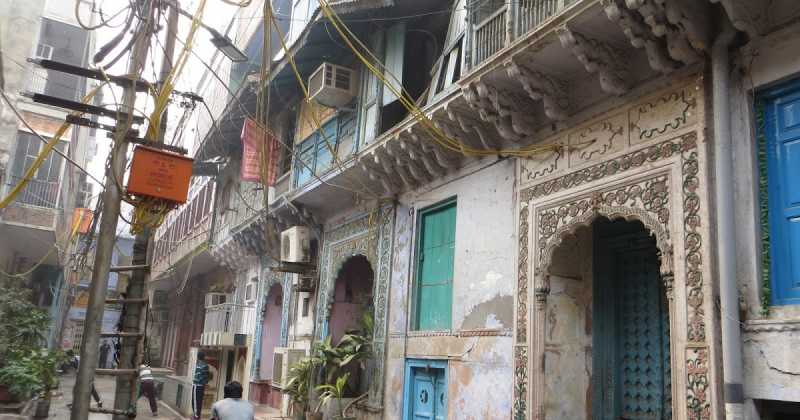 LOST IN THE BIG PICTURE