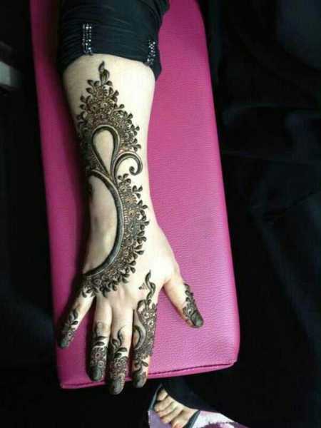 Latest 15 Trendy Arabic Mehndi Designs For Western Dresses
