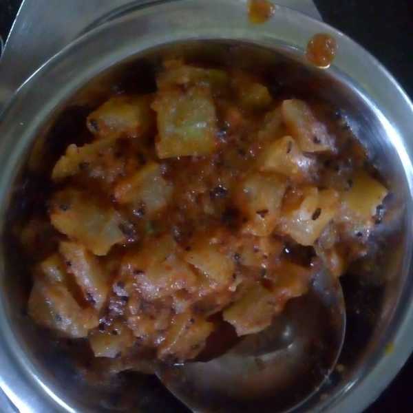 Lauki Ki Subji - Ridge Gourd Curry - Marathi