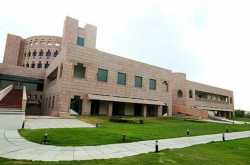 Less than 700 GMAT Score for ISB? Good chances this year!