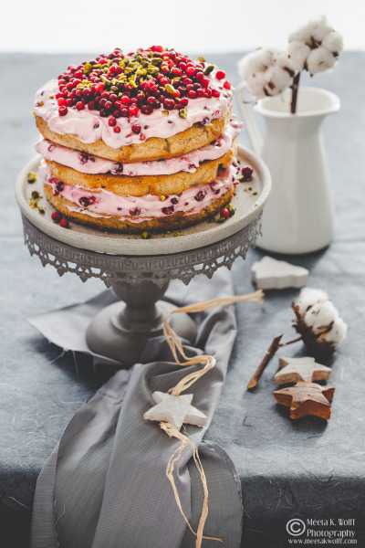 Lingonberry Lebkuchen Festive Cake