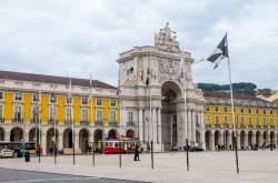 Lisbon: Local\