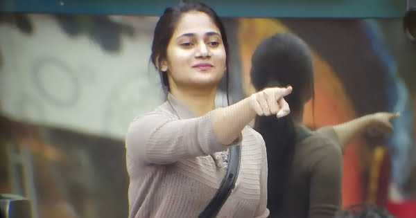 Losilya (Bigg Boss Tamil) Wiki, Age, Family & Images - TamilGlitz