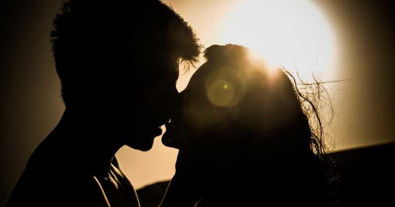 Love Tukbandi: The Moon Of My Erotic Dreams...