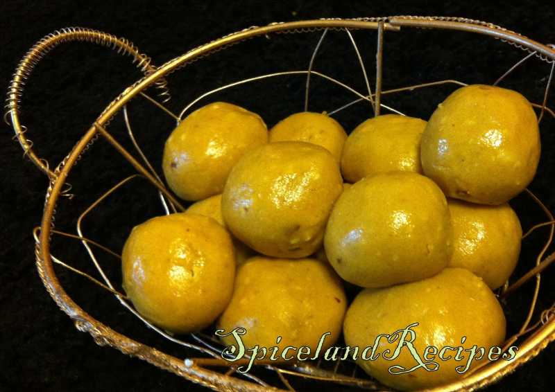 Low Fat Besan Ke Laddoo