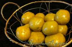 Low Fat Besan Ke Laddoo