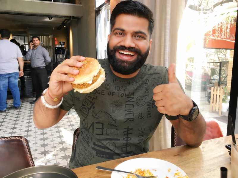 Lunch Date With Technical Guruji At Cantino Cafe, Hudson Lane, New Delhi - Food Blog | Restaurant Reviews | Street Food