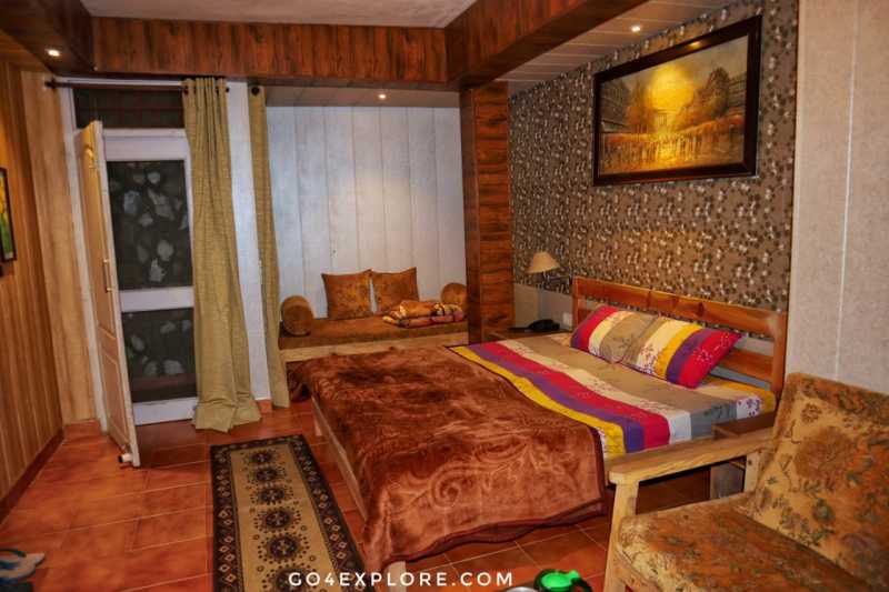 Luxury Cottages In Mukteshwar - Club Ten Pine Lodge |