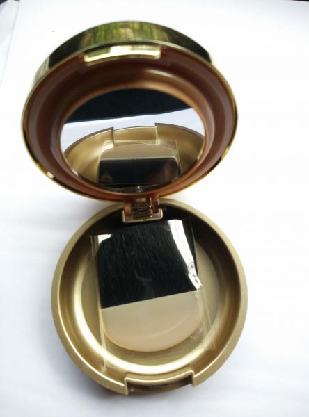 MILANI BAKED Blush In DELIZIOSO PINK :Review & Swatch