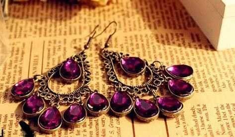 MINI BLOG SALE: VINTAGE EARRINGS!! COMING SOON!! 