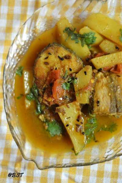 Macher Jhol ~ Bengali Fish Potato Curry - The Big Sweet Tooth