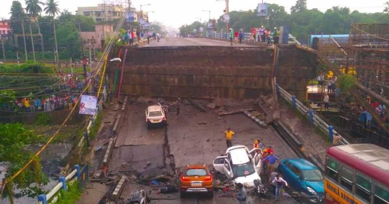 Majerhat Bridge In Kolkata Collapse - Another Shocking Incident