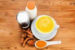 make turmeric milk with a milk frother and be healthy - milk frother judge