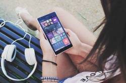 Make money by posting whatsapp status love quotes