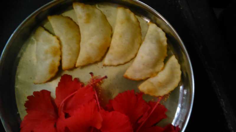 Malai Pedha [Karanji] Gujiya Recipe - Holi Special