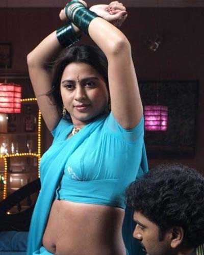 Mallu Aunty Navel Show Saree Dancing Stills | Mallu Joy