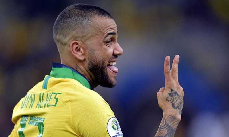 Manchester City Keen On Signing Dani Alves