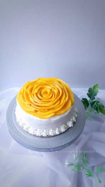 Mango Rose Cake 