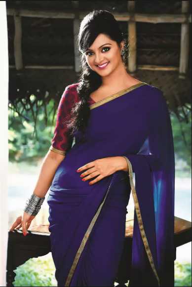 Manju Warrier Hot Pics (Bikini Pics, Malfunction, Navel, Boobs, Armpits) 2019 - Kuch Jano