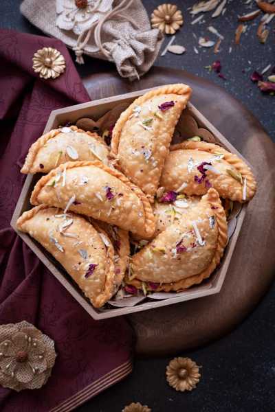 Mawa Gujiya | How To Make Gujiya Recipe