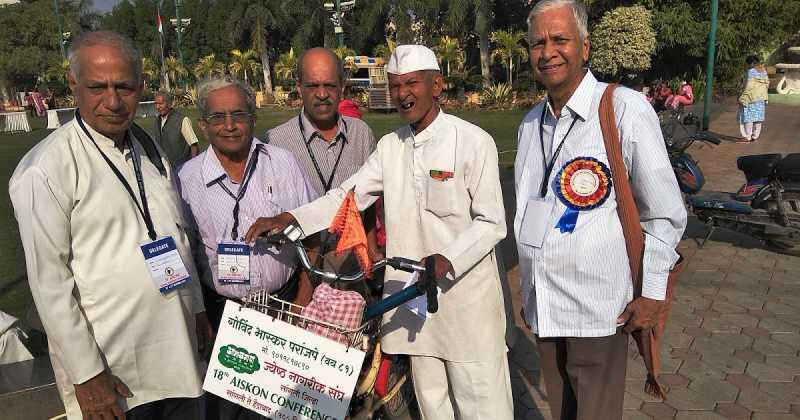 Meet This Octogenarian Cyclist-Delegate From Sangli