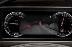 Mercedes Night vision with pedestrian detection