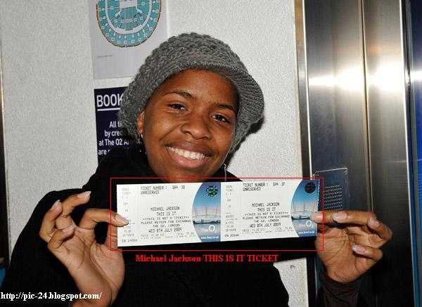 Michael Jackson Fans Offered Full Refund Or Souvenir Tickets::  Photo
