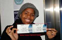 Michael Jackson fans offered full refund or souvenir tickets::  Photo