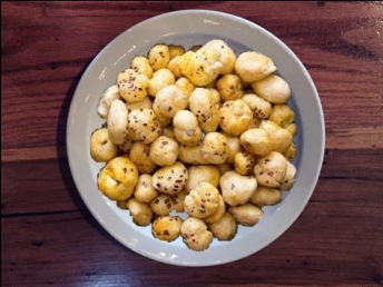 Microwave Crispy Spicy Makhana (Foxnut) Recipe ( Healthier Than Popcorn) : JhaalMurhi Flavour