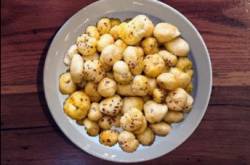 microwave crispy spicy makhana (foxnut) recipe ( healthier than popcorn) : jhaalmurhi flavour