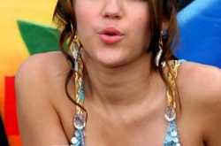 Miley Cyrus Gets Grungy ‎