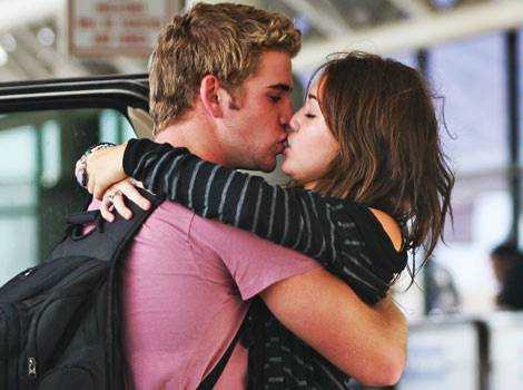 Miley Cyrus Praises Beau Liam Hemsworth
