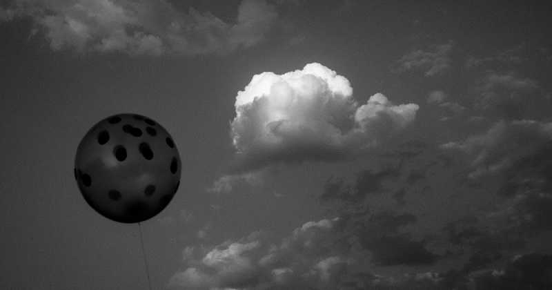 Minimalist Photography - By Prakash Ghai: Balloon Vs Cloud