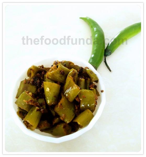 Mirchi Ke Tipore Recipe | Instant Green Chilli Pickle - The Food Funda