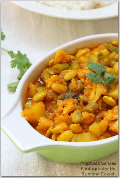 Mix Vegetables Curry. (Pressure-cooker Version)