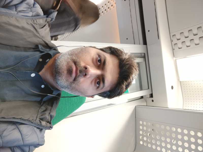 Monday Morning In The Train | Ravi Sagar