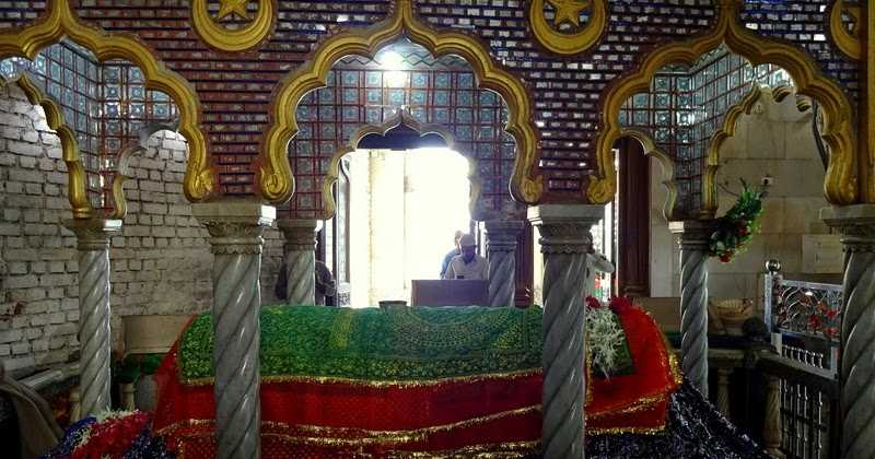 Morning Walk To Haji Ali Dargah.