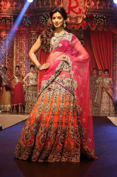 Mugdha Godse Bridal Lehenga Choli At Bridal Couture 2013