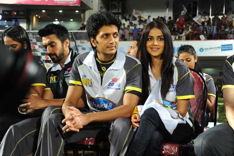 Mumbai Heroes Vs Bengal Tigers CCL Match Photo Gallery