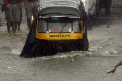Mumbai Monsoon : Its Raining Man…!!!!