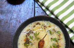 NEERU MAVINAKAYI MOSARU GOJJU / BRINED RAW MANGO RAITA - Cook with Smile