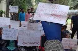 NIPER Kolkata agitating 2...... 