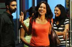 nadunisi naigal: a bold new experiment