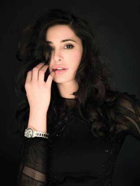 Nargis Fakhri Photos, Stills, Images - Breezemasti