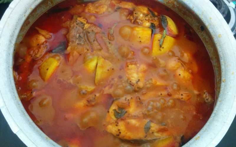 Nellore Chepala Pulusu (Fish Curry) - Womens World