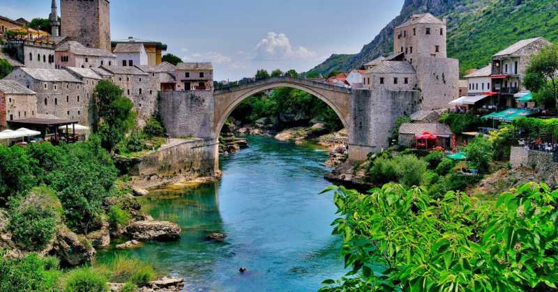 Nero In Bosnia: Walking In Mostar